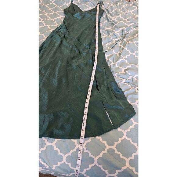 Saints + Secrets Size Small Green Sleeveless Thigh Length Slit Zip Closure Dress - Picture 9 of 10